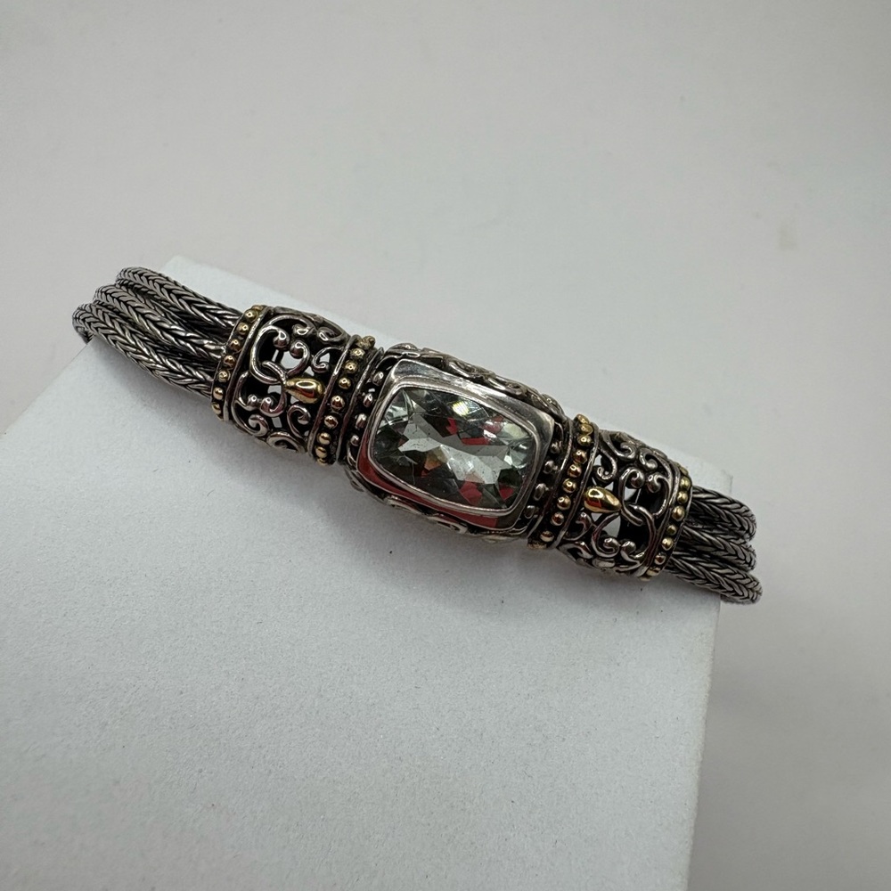 Elegant Silver bracelet 18K accents centered with a light green shiny crystal